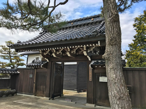 大谷博物館の門