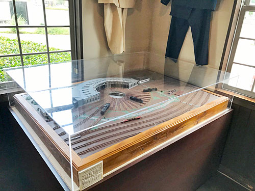 扇形機関車庫の模型