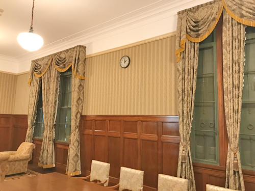 貴賓室の壁の装飾