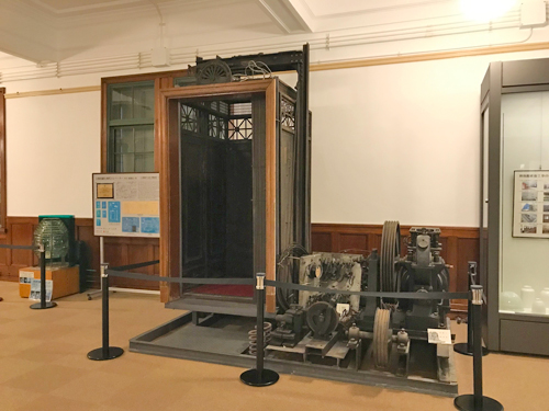 敦賀市立博物館の昔のエレベーター