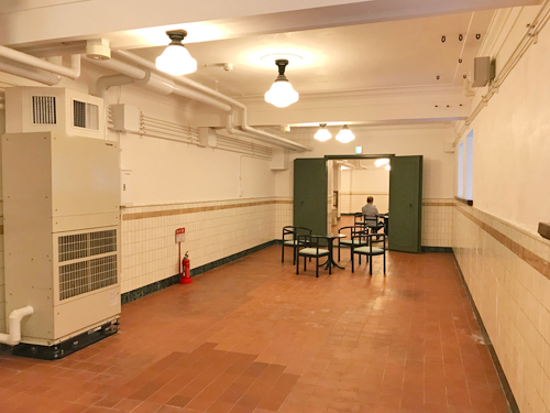 元レストランの地下室