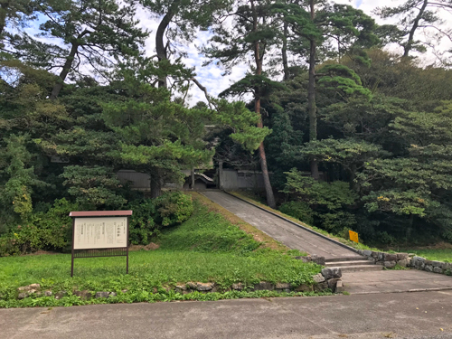 本家上時国家の入口