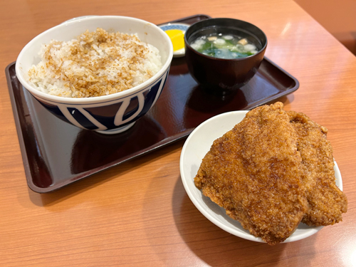 フタの上のカツ