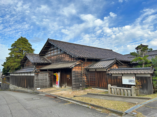 伏木北前船資料館の正面