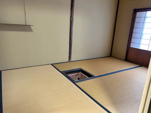 狭い茶室
