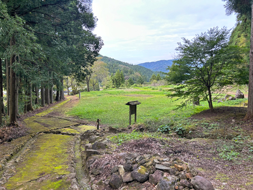 南陽寺跡の全景