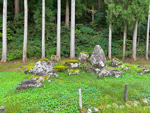 謎の石組み配置